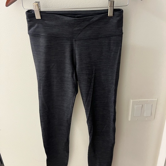 Outdoor voices matching crop top and leggings - Picture 4 of 7